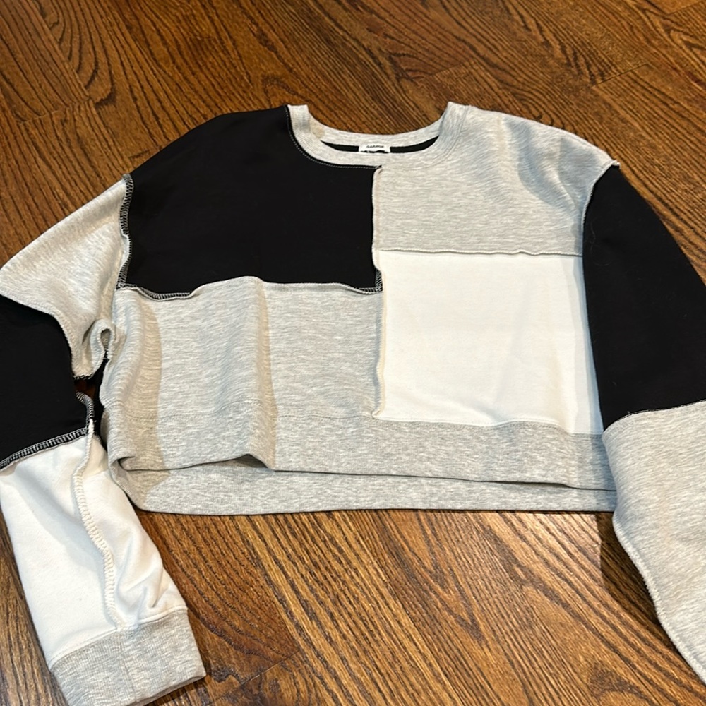 Color block crewneck